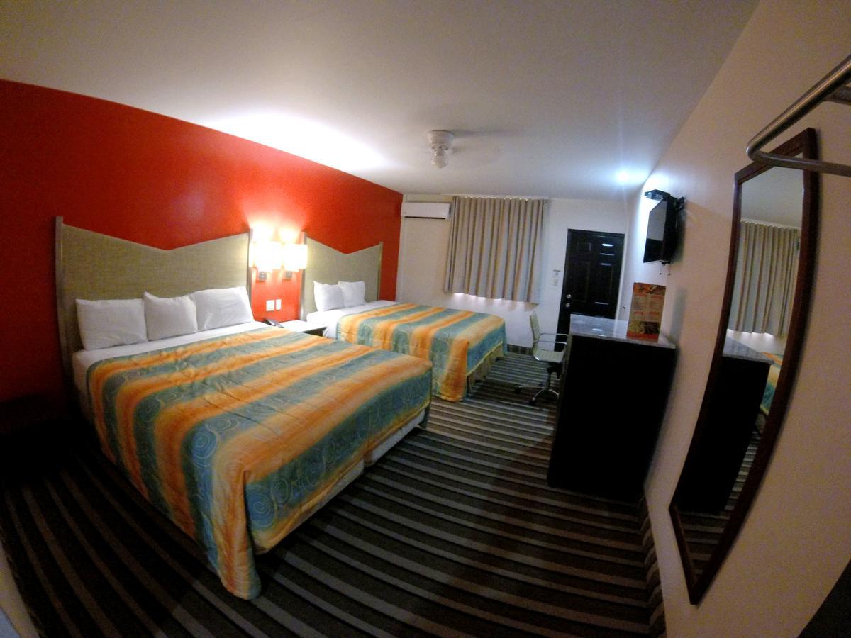 Hôtel Las Torres à Mexicali Extérieur photo