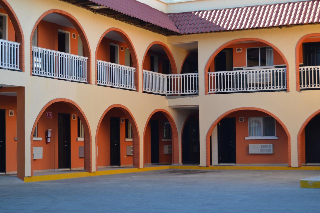 Hôtel Las Torres à Mexicali Extérieur photo