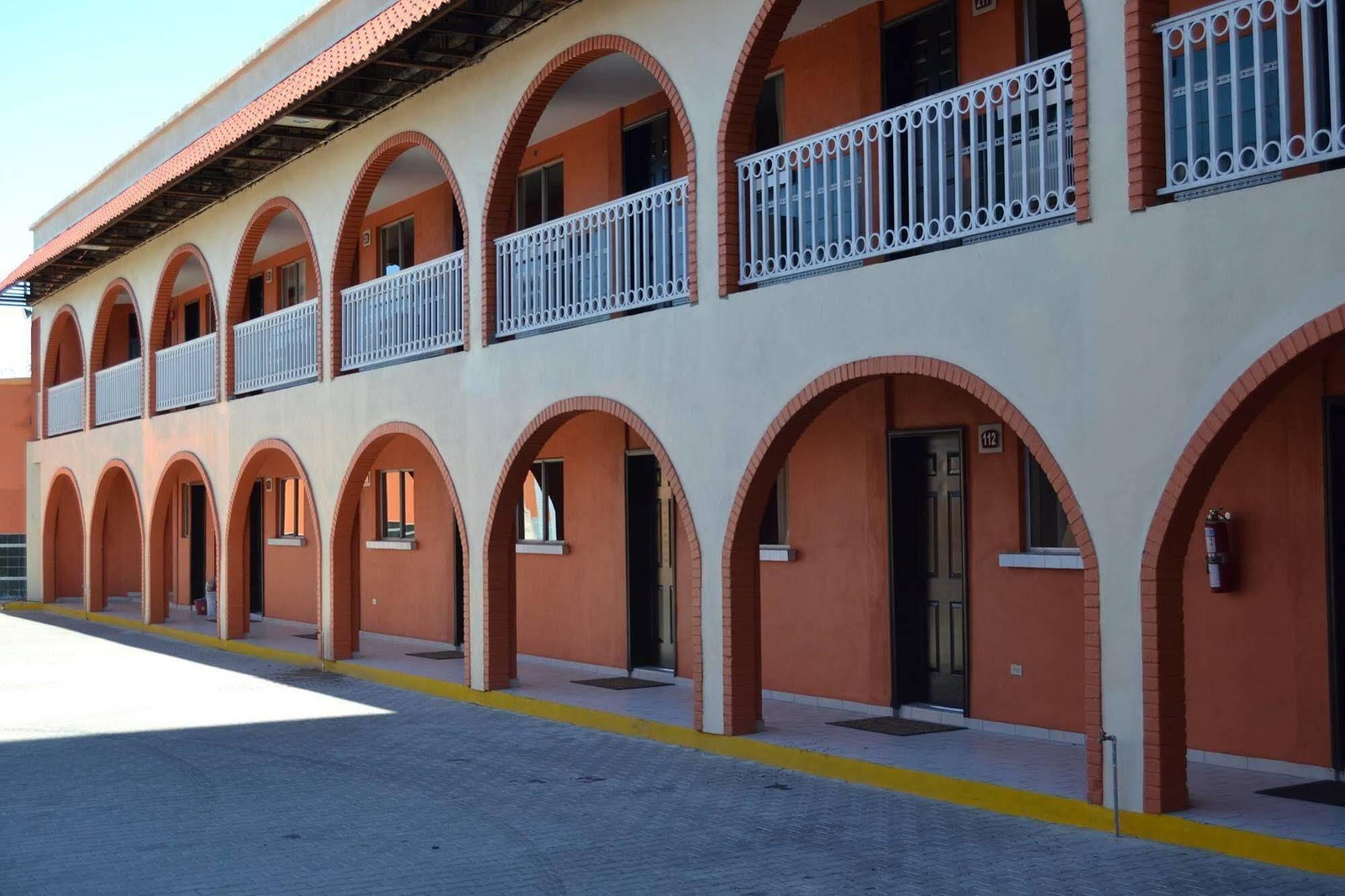 Hôtel Las Torres à Mexicali Extérieur photo